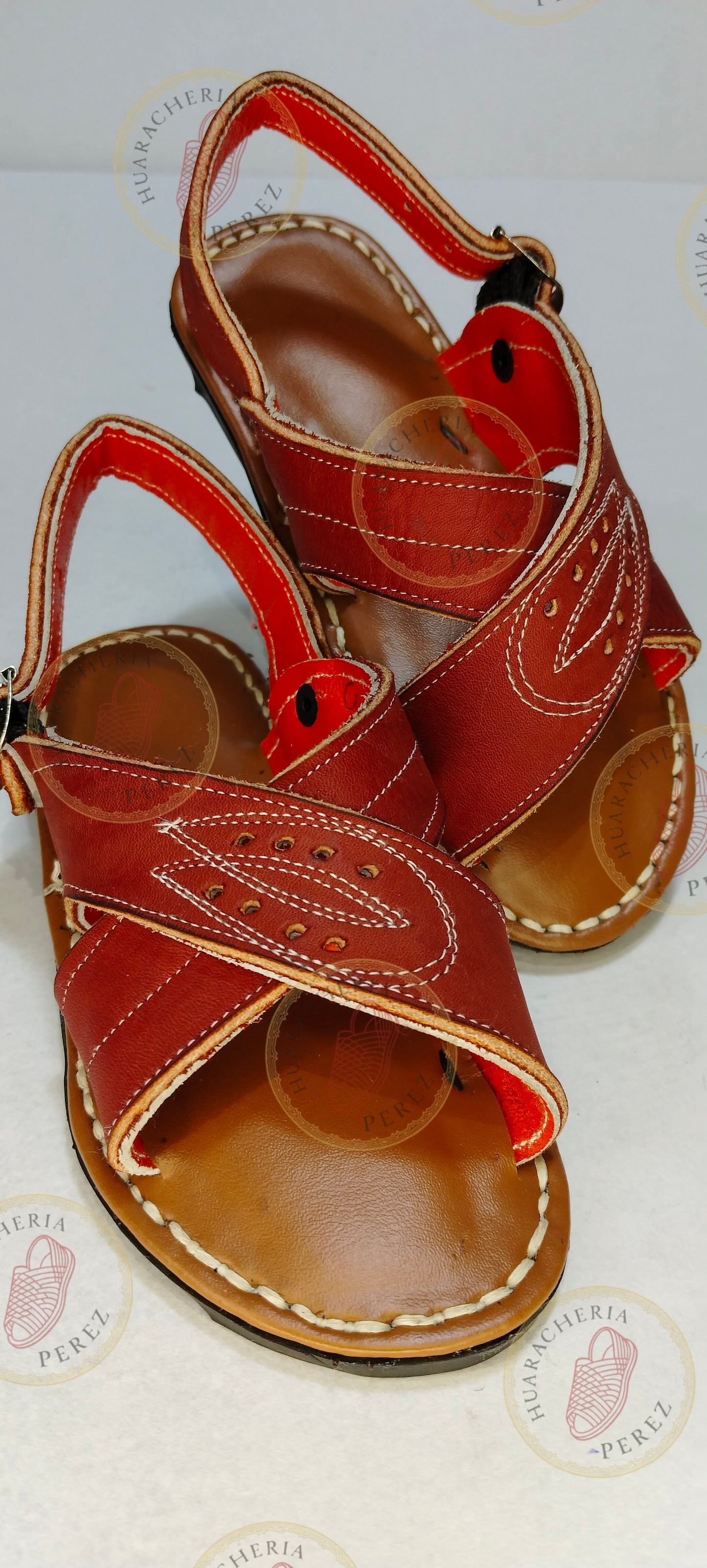 Huarache de piel de toro color vino