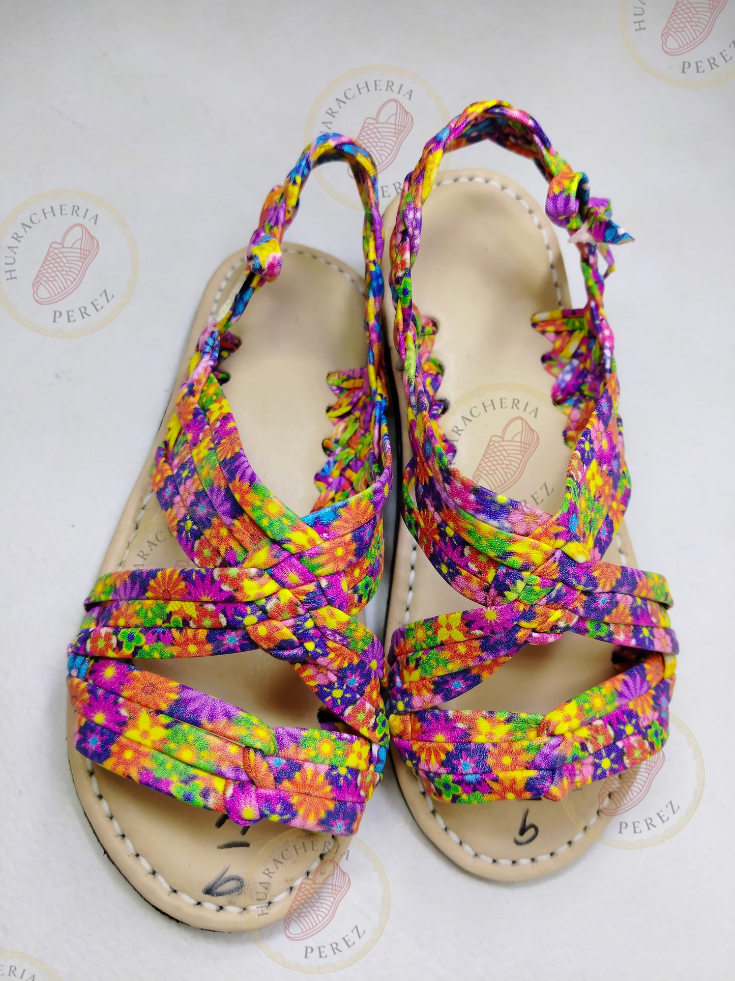 Pequeña Flor – Huarache tejido a mano para niñas